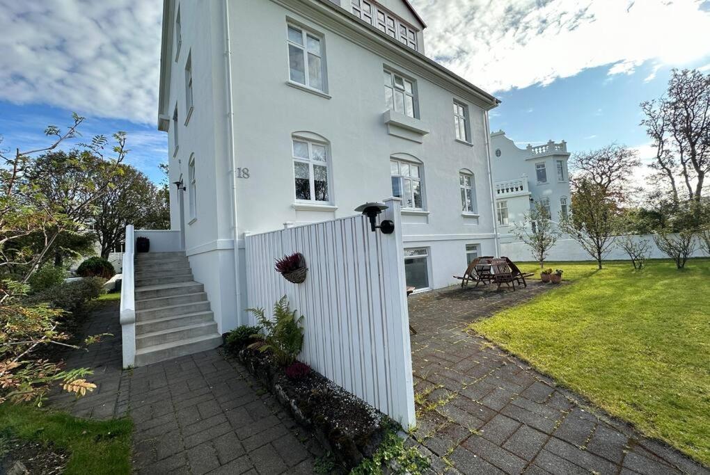 Beautiful 2 Bedroom Apartment Downtown Reykjavík Exterior foto